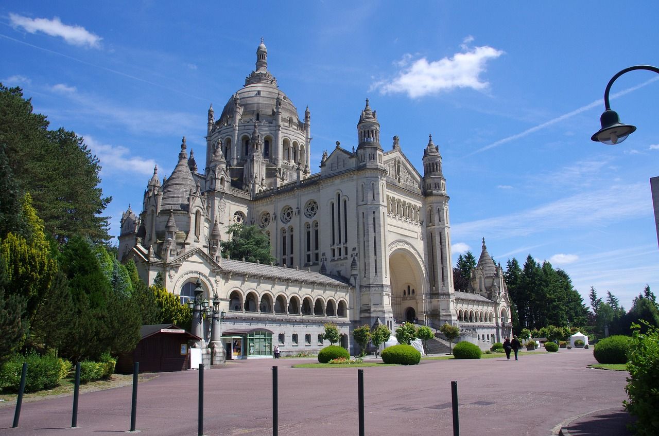 La basilique Sainte-Thérèse de Lisieux